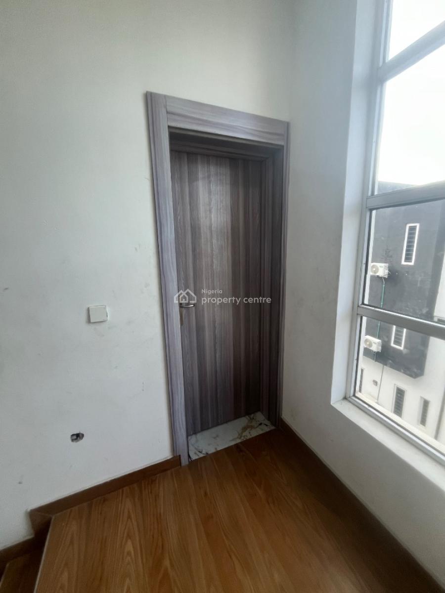 Luxury Brand New 2 Bedroom Flat Upstairs, Mobil Road, Ilaje, Ajah, Lagos, Flat / Apartment for Rent