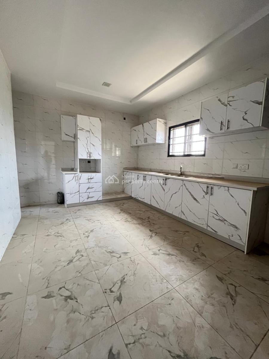 Semi Detached Duplex  with 1 Bedroom Bq, Guzape District, Abuja, Semi-detached Duplex for Sale