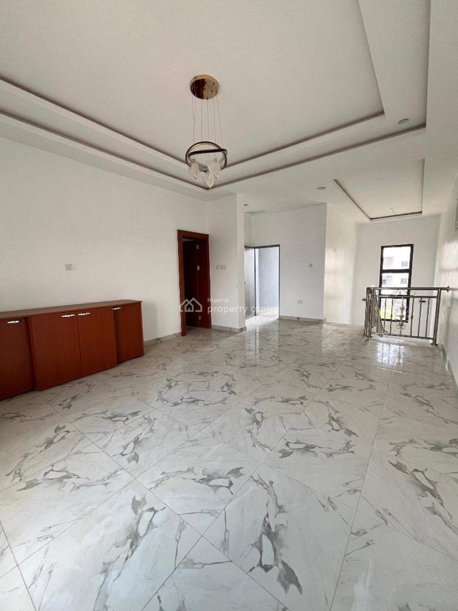 Semi Detached Duplex  with 1 Bedroom Bq, Guzape District, Abuja, Semi-detached Duplex for Sale