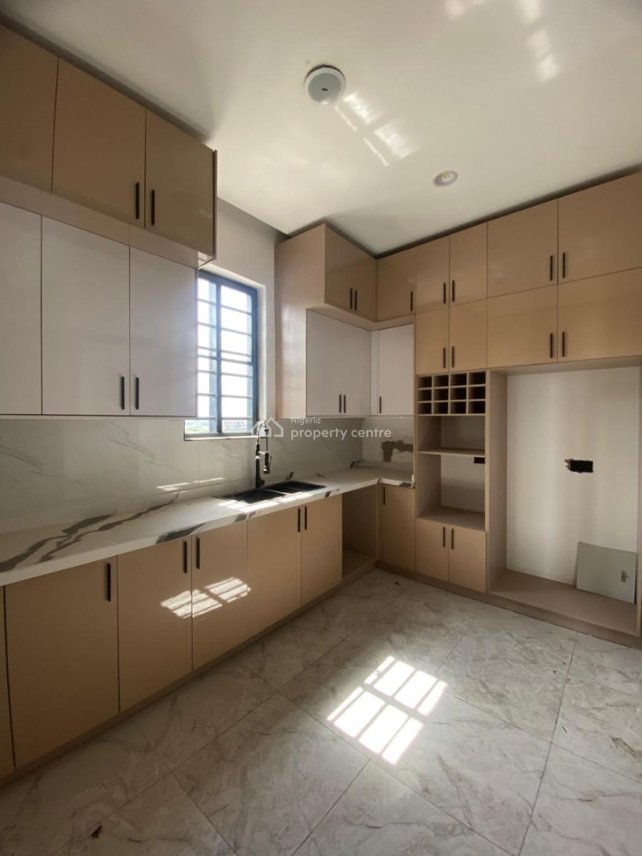2 Bedroom Apartment, Freedom Way, Lekki Phase 1, Lekki, Lagos, Flat / Apartment for Rent