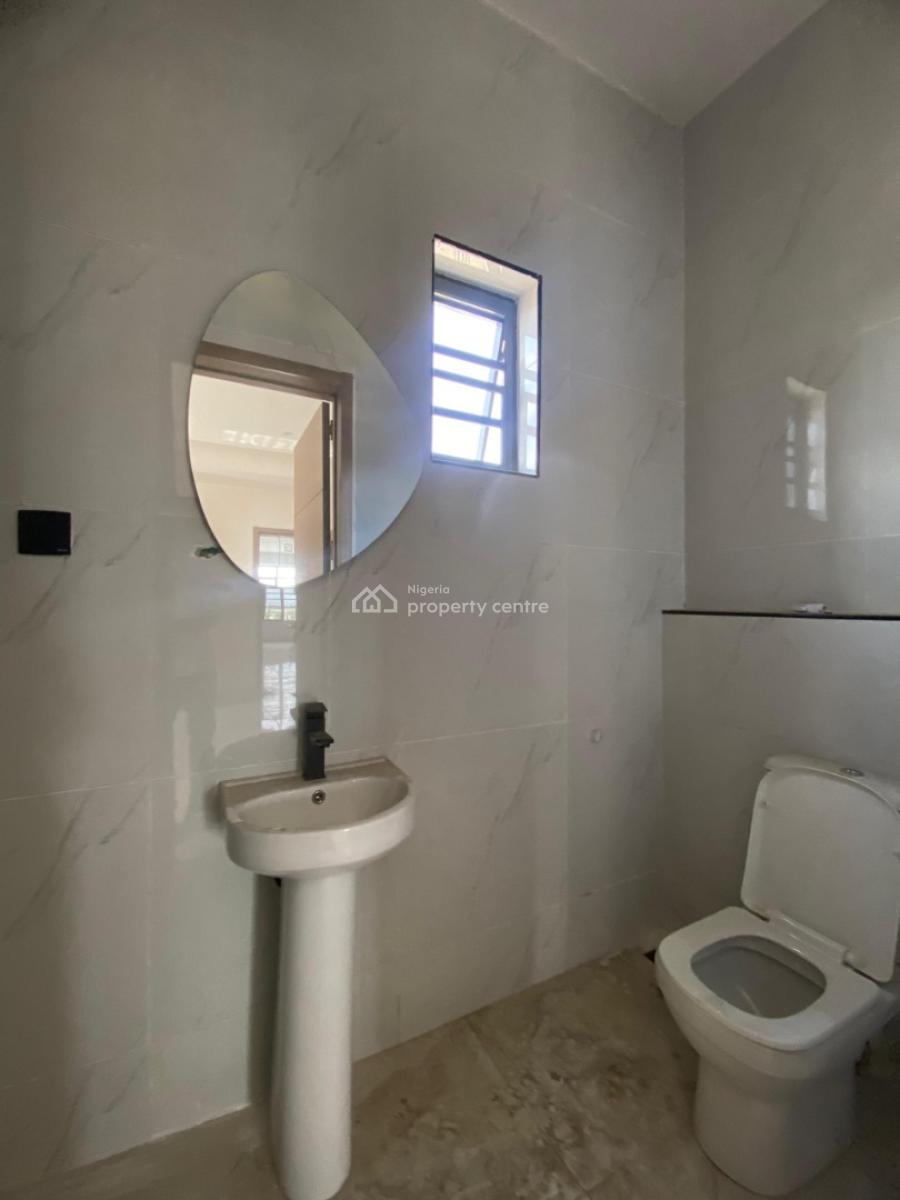 2 Bedroom Apartment, Freedom Way, Lekki Phase 1, Lekki, Lagos, Flat / Apartment for Rent