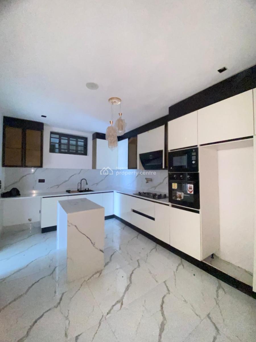 2bedroom Apartment, Freedom Way, Lekki Phase 1, Lekki, Lagos, Flat / Apartment for Sale