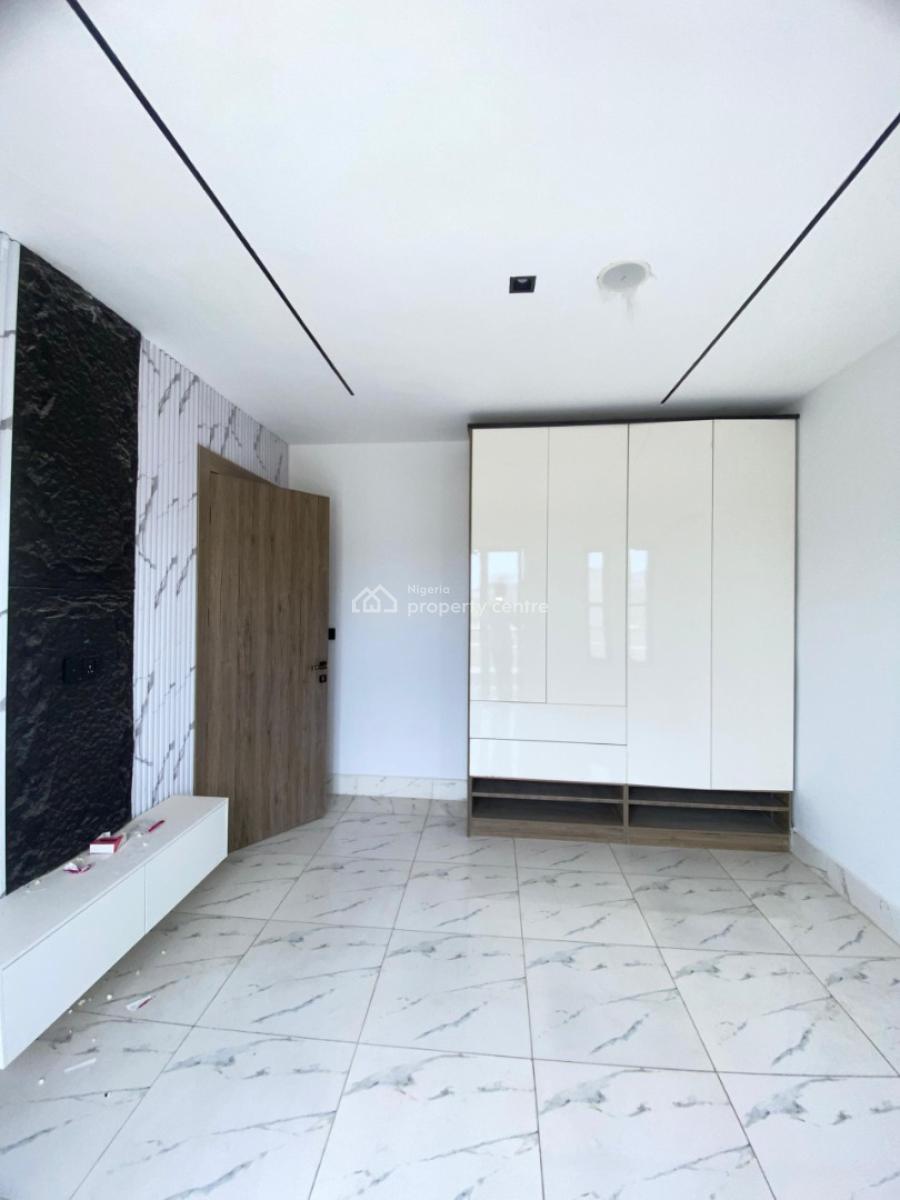 2bedroom Apartment, Freedom Way, Lekki Phase 1, Lekki, Lagos, Flat / Apartment for Sale