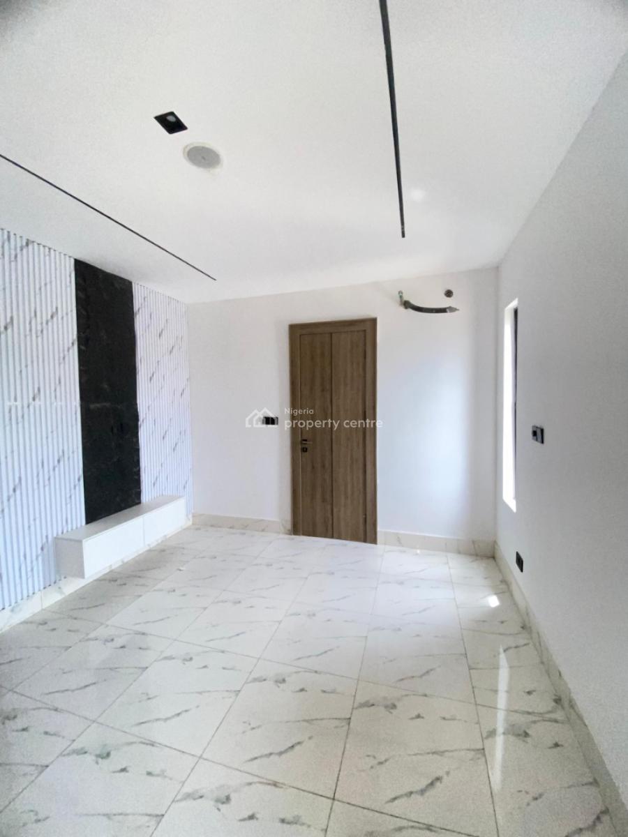2bedroom Apartment, Freedom Way, Lekki Phase 1, Lekki, Lagos, Flat / Apartment for Sale