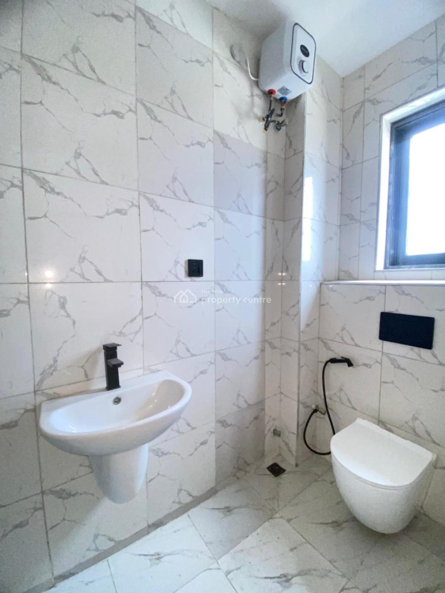 2bedroom Apartment, Freedom Way, Lekki Phase 1, Lekki, Lagos, Flat / Apartment for Sale