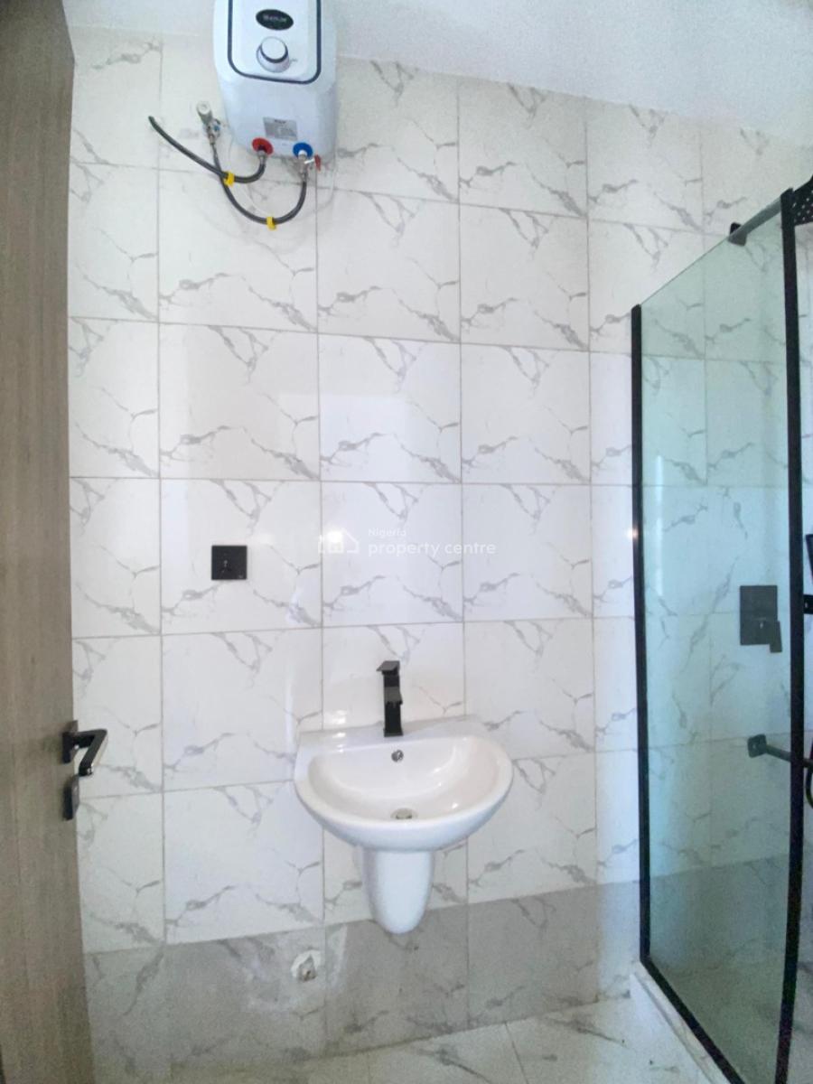 2bedroom Apartment, Freedom Way, Lekki Phase 1, Lekki, Lagos, Flat / Apartment for Sale