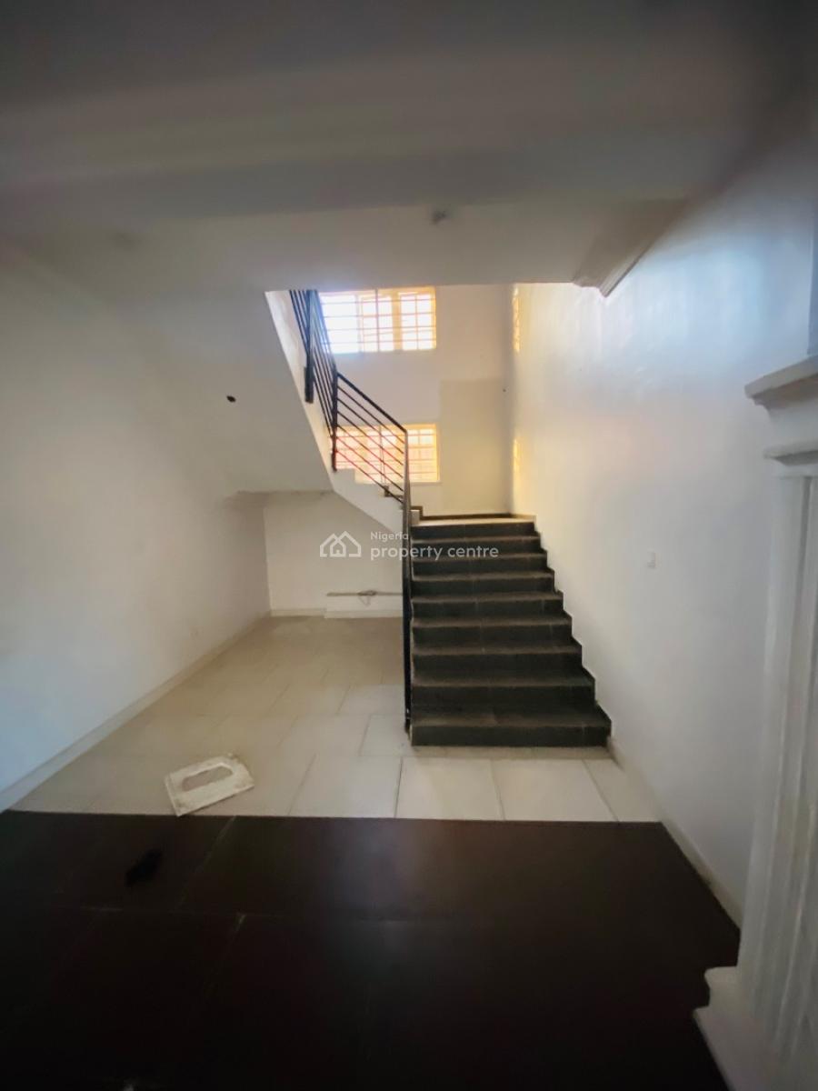 Super Spacious Home, Ogidan, After Skymall, Ajah, Lagos, Semi-detached Duplex for Rent