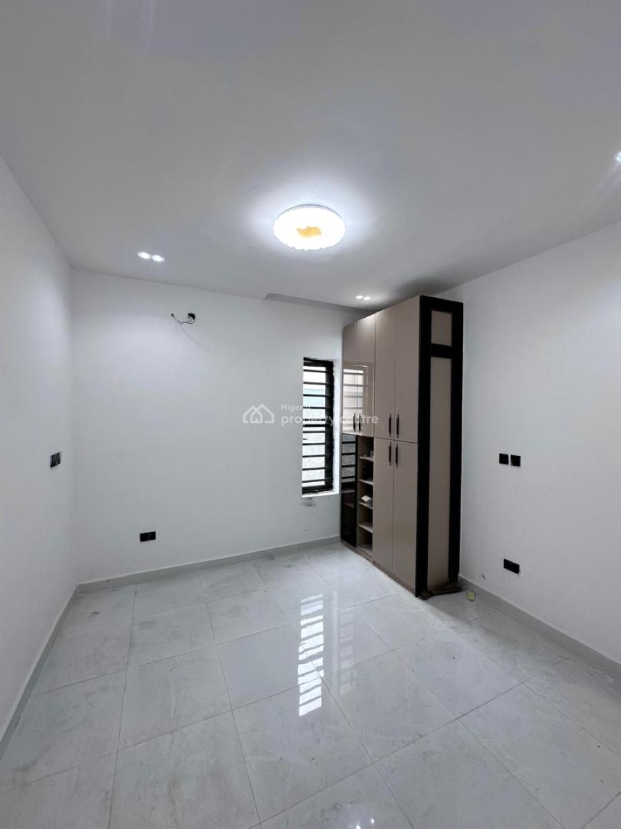 2 Bedroom Apartment, Ologolo, Lekki, Lagos, Block of Flats for Sale