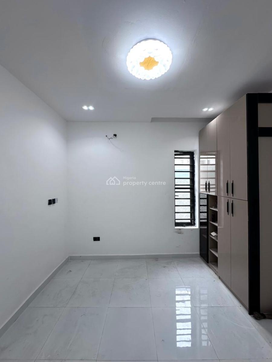 2 Bedroom Apartment, Ologolo, Lekki, Lagos, Block of Flats for Sale