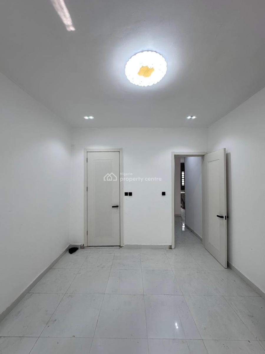 2 Bedroom Apartment, Ologolo, Lekki, Lagos, Block of Flats for Sale
