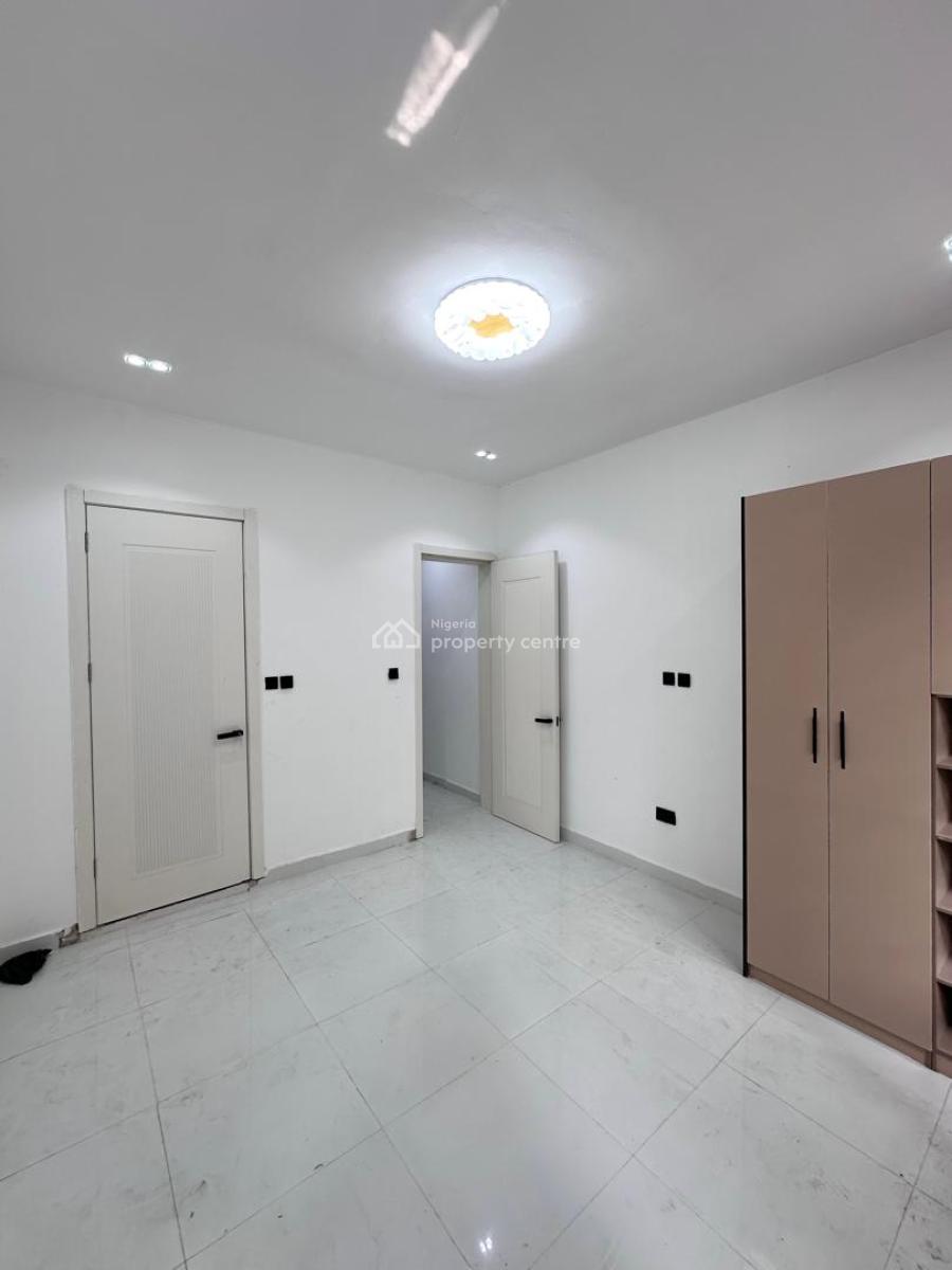 2 Bedroom Apartment, Ologolo, Lekki, Lagos, Block of Flats for Sale