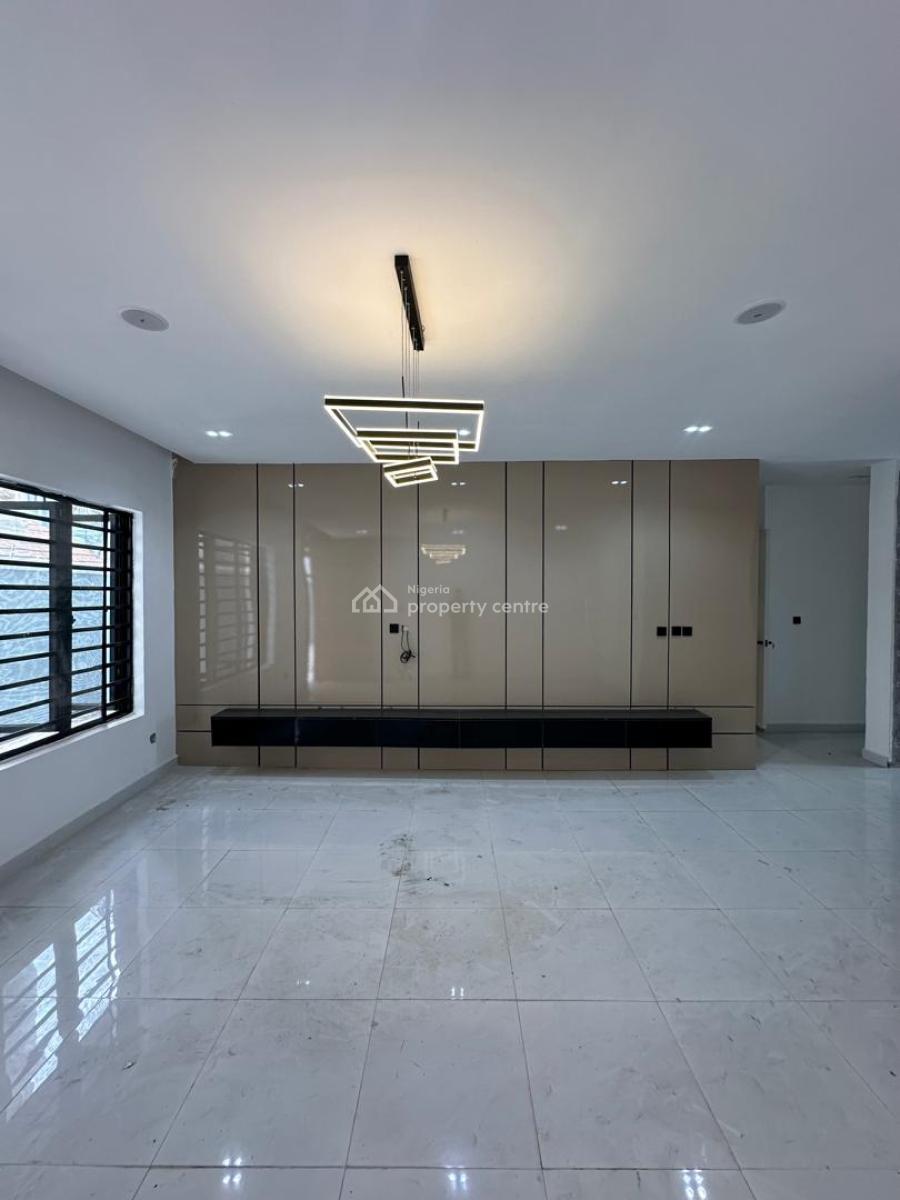 2 Bedroom Apartment, Ologolo, Lekki, Lagos, Block of Flats for Sale