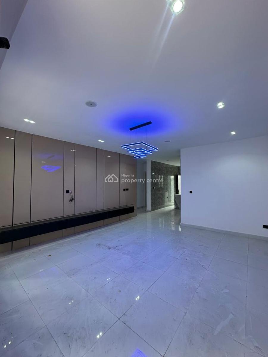 2 Bedroom Apartment, Ologolo, Lekki, Lagos, Block of Flats for Sale