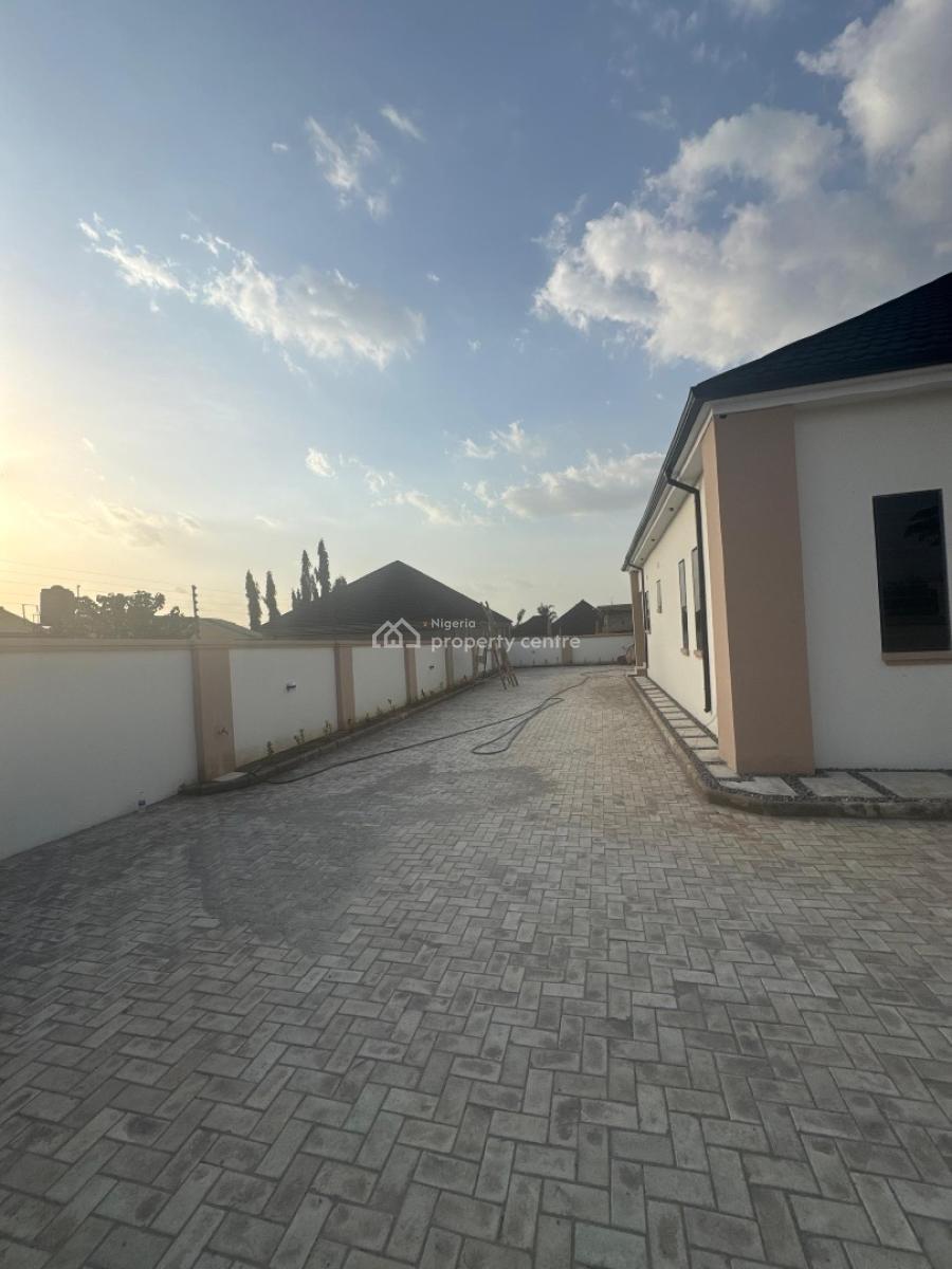 3 Bedroom Detached Bungalow with Bq, Dakwo, Abuja, Detached Bungalow for Sale