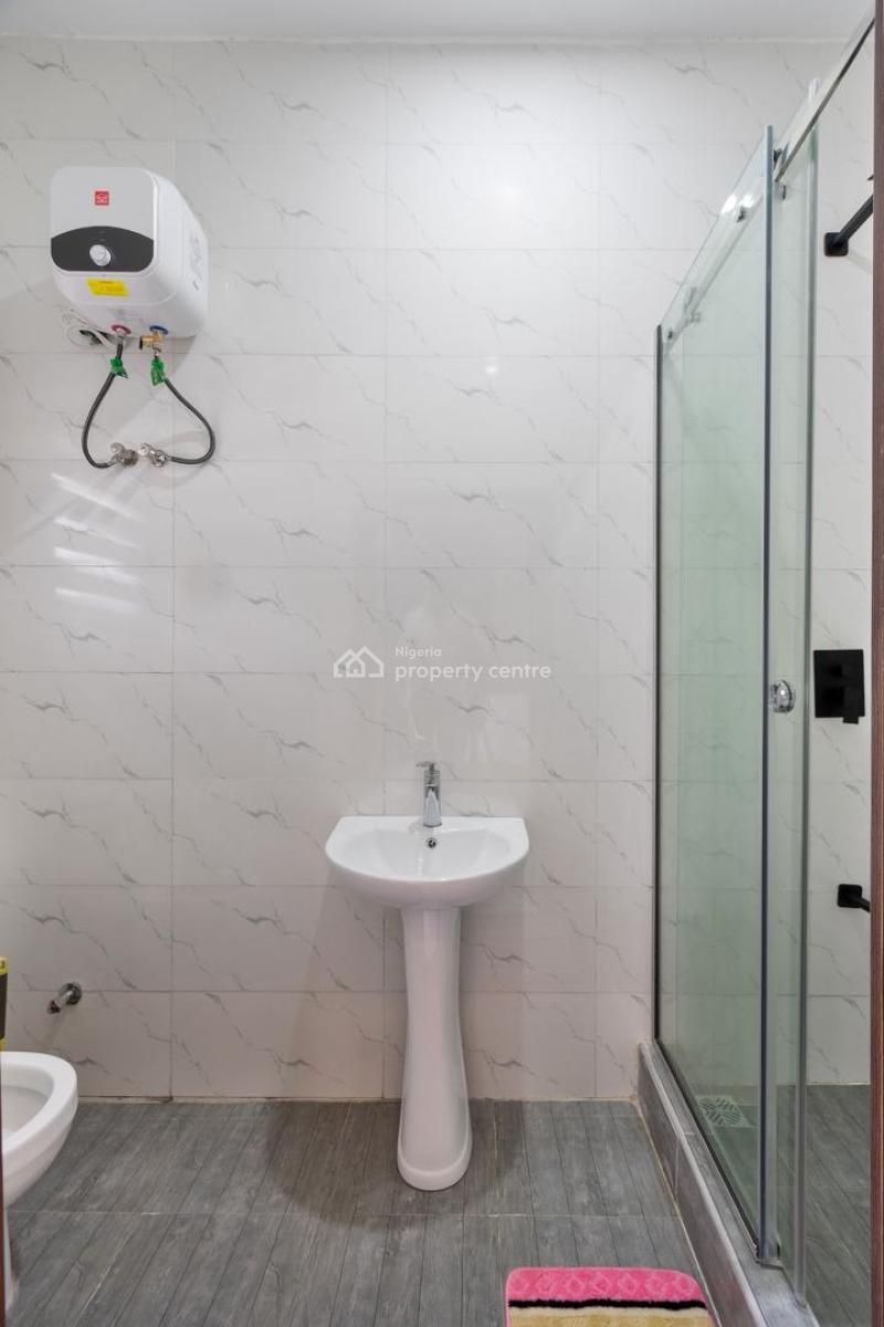 Luxury Three Bedroom with Ps5, Swimming Pool, Lekki Phase 1, Lekki, Lagos, Flat / Apartment Short Let