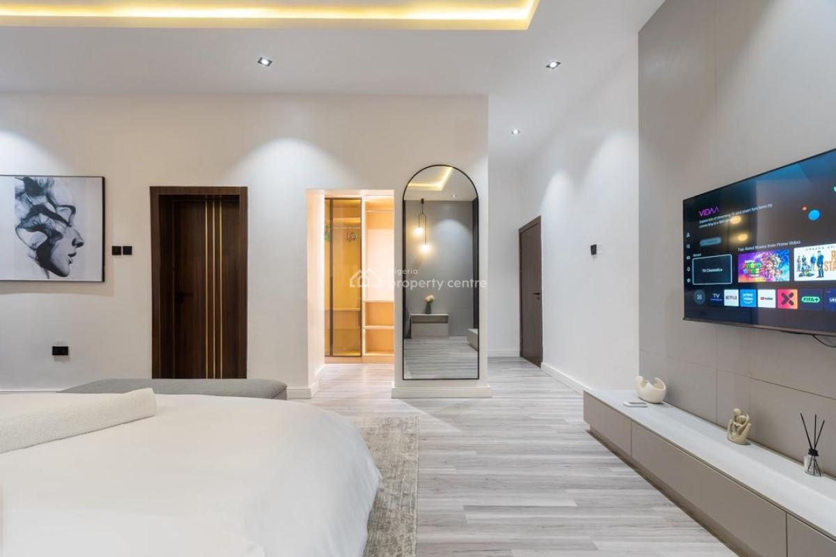 Luxury Three Bedroom with Ps5, Swimming Pool, Lekki Phase 1, Lekki, Lagos, Flat / Apartment Short Let