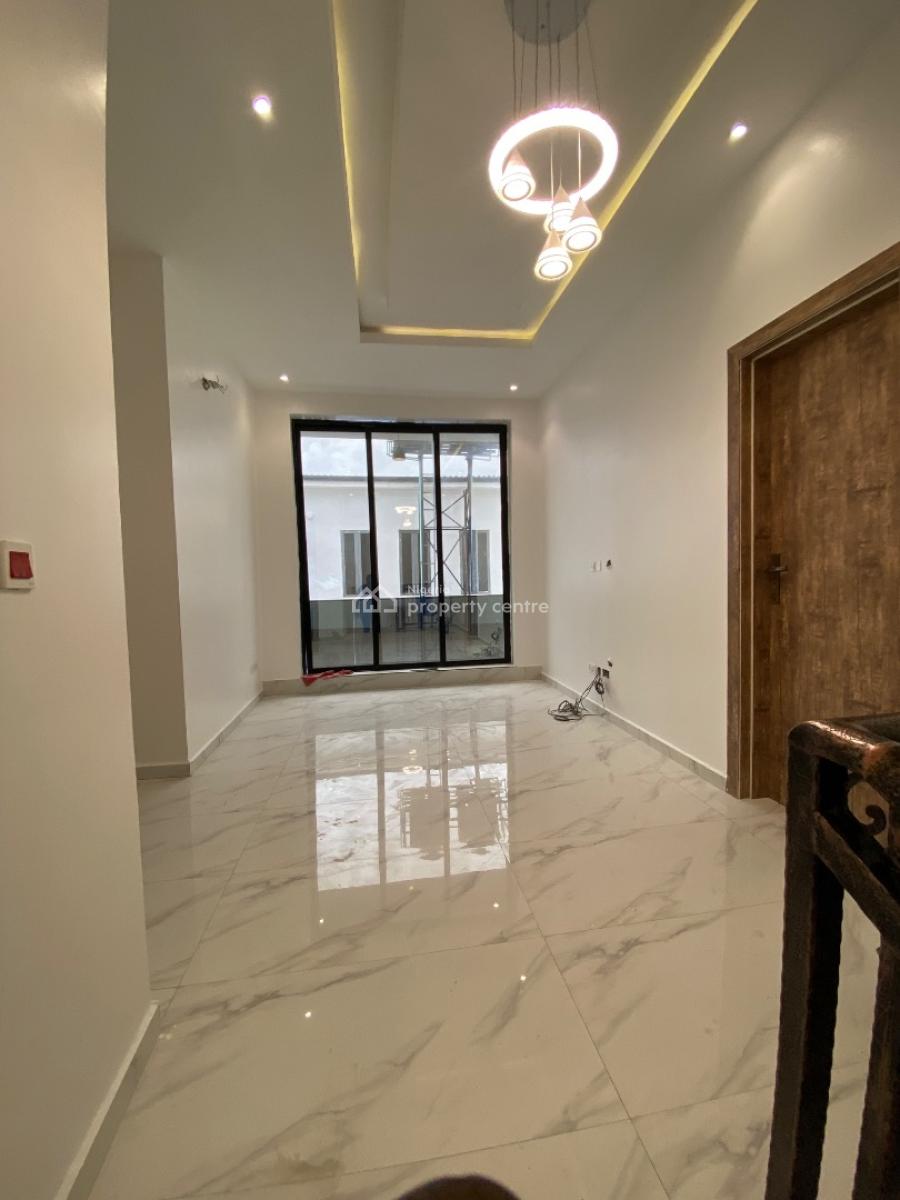 Lovely Home, Vgc, Lekki, Lagos, Terraced Duplex for Rent