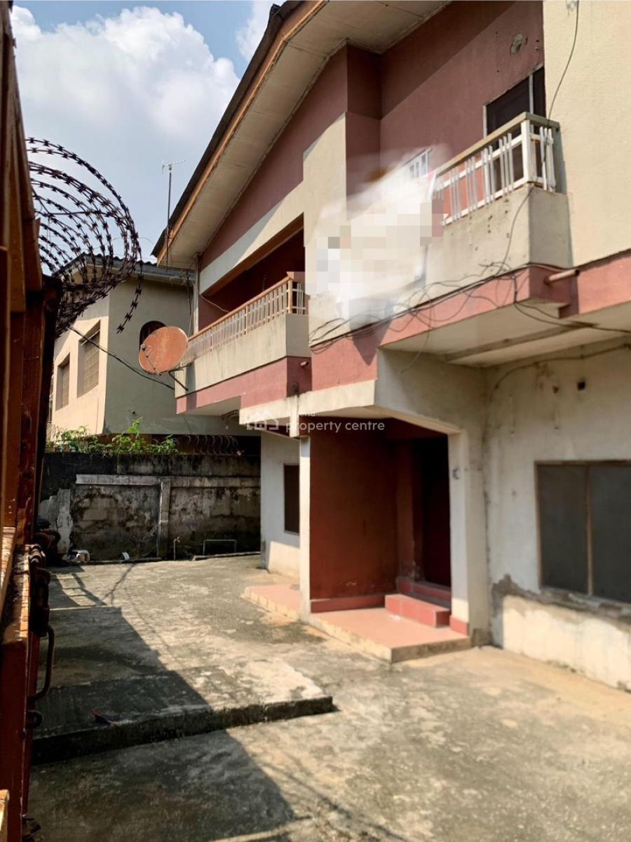 Renovatible 2 Units of Semi Detached Duplex of a Storey Building, Yaba, Lagos, Semi-detached Duplex for Sale