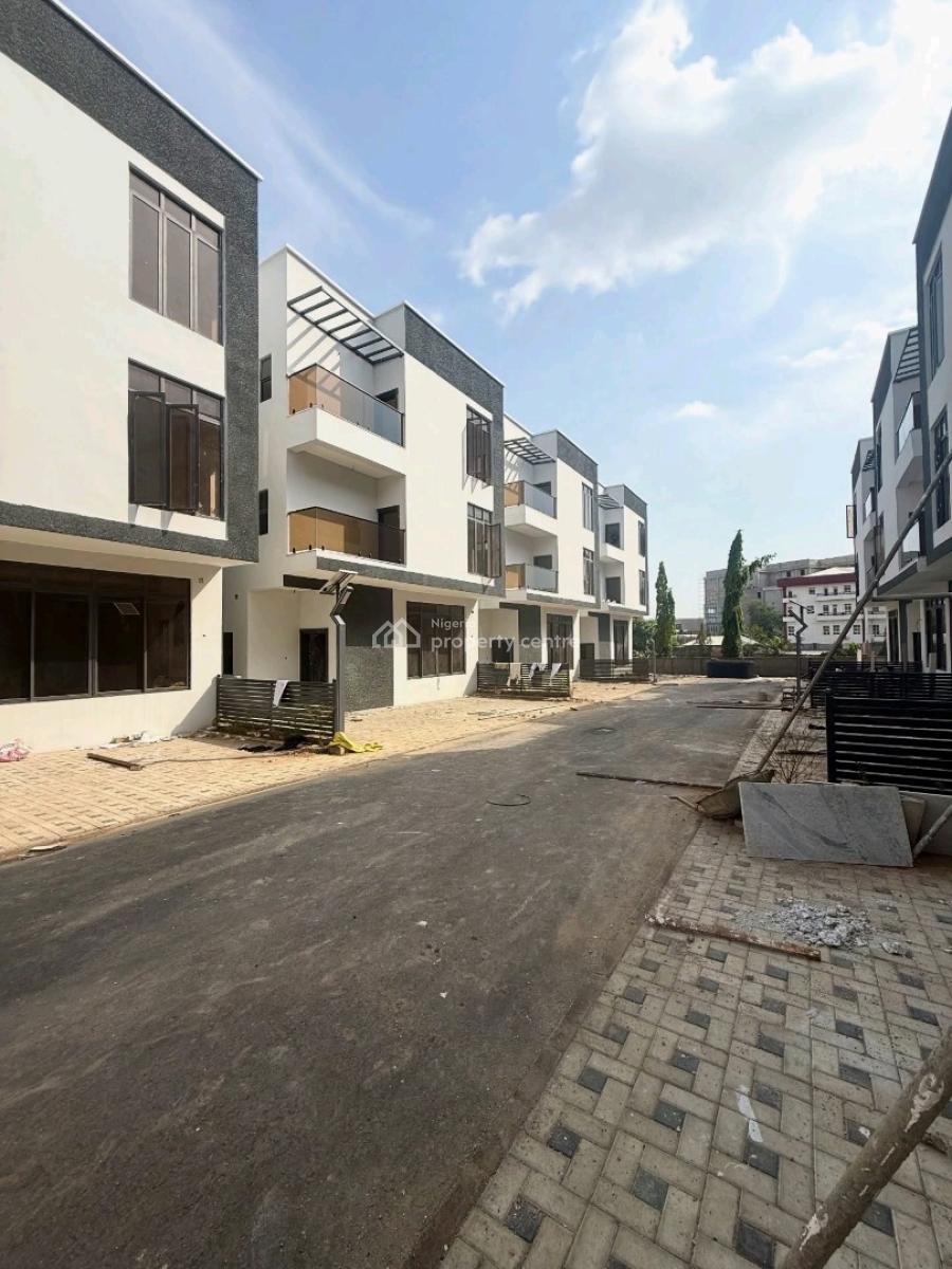 5 Bedroom Detached Duplex  Mabushi  600m   Features: - En-suite Be, Mabushi, Abuja, House for Sale