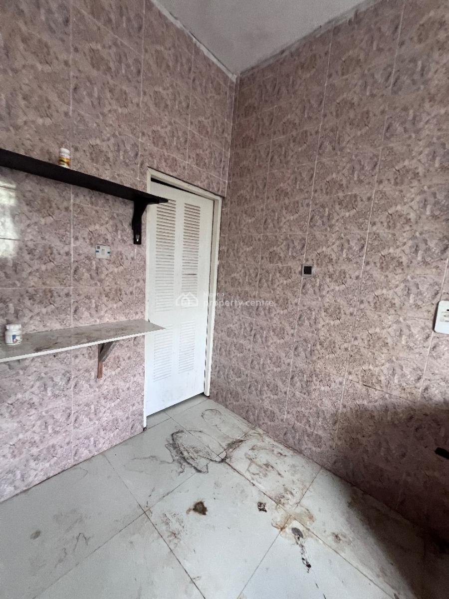 a Well Built 2bedroom, Opposite Hopevill Estate Before Novare Shoprite Ajah, Lekki Phase 2, Lekki, Lagos, Flat / Apartment for Rent