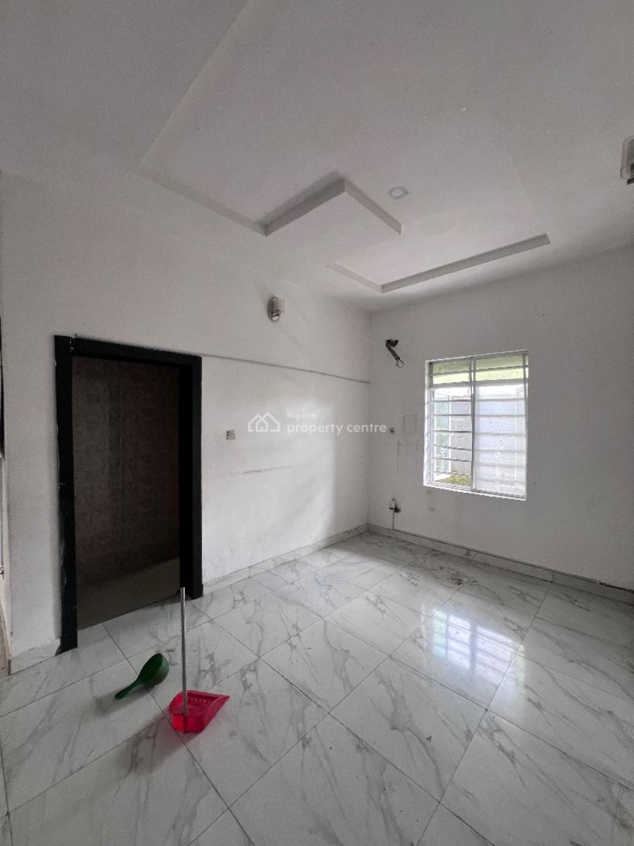 a Well Built 2bedroom, Opposite Hopevill Estate Before Novare Shoprite Ajah, Lekki Phase 2, Lekki, Lagos, Flat / Apartment for Rent