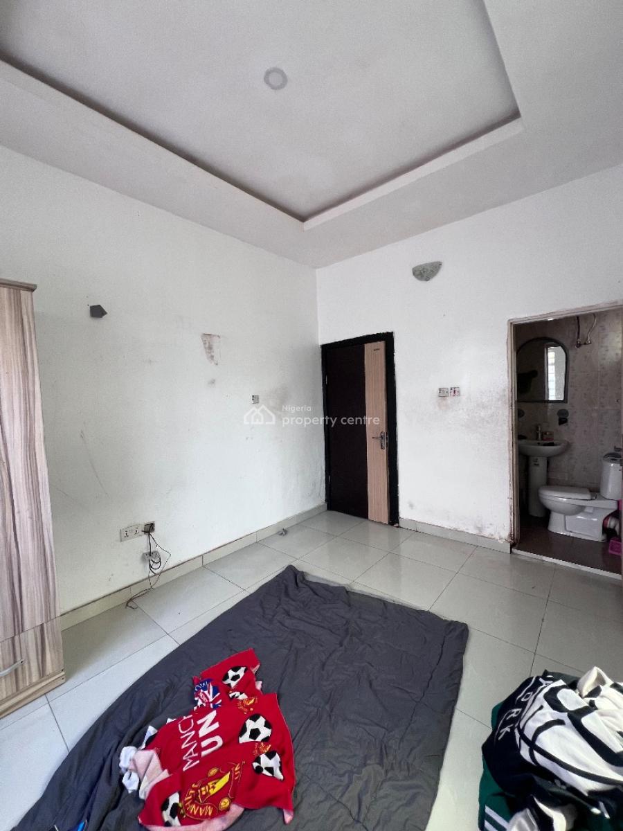 a Well Built 2bedroom, Opposite Hopevill Estate Before Novare Shoprite Ajah, Lekki Phase 2, Lekki, Lagos, Flat / Apartment for Rent