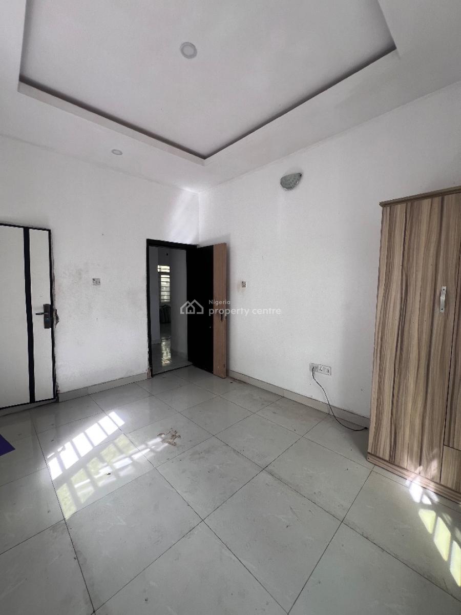 a Well Built 2bedroom, Opposite Hopevill Estate Before Novare Shoprite Ajah, Lekki Phase 2, Lekki, Lagos, Flat / Apartment for Rent