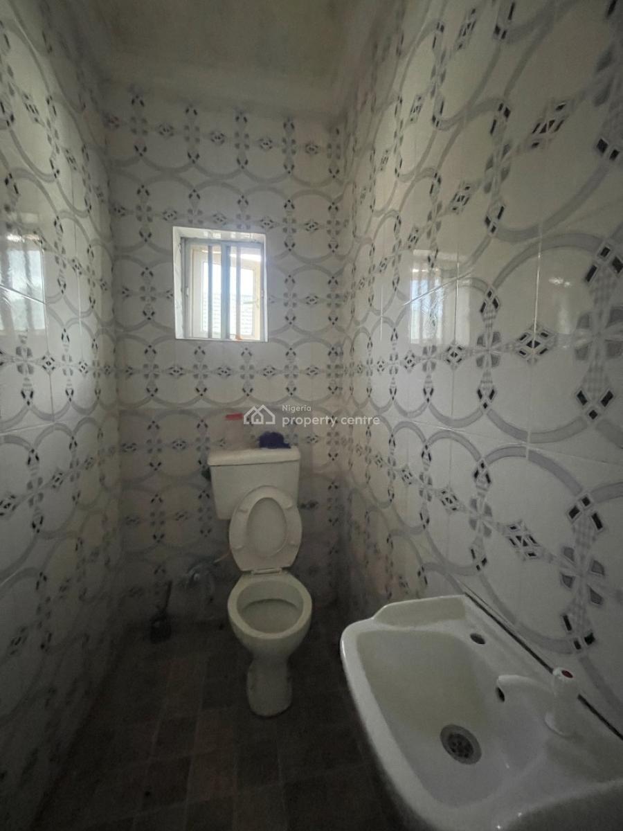 Spacious 3 Bedroom Flat Upstairs, Majek, Dominion, Sangotedo, Ajah, Lagos, Flat / Apartment for Rent