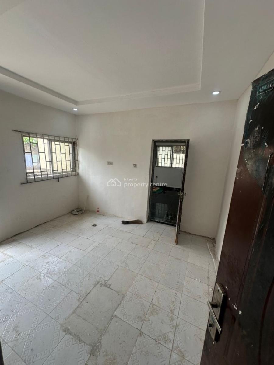 a Spacious One Bedroom Apartment in a Good Environment, 3rd Avenue, Gwarinpa, Abuja, Mini Flat (room and Parlour) for Rent