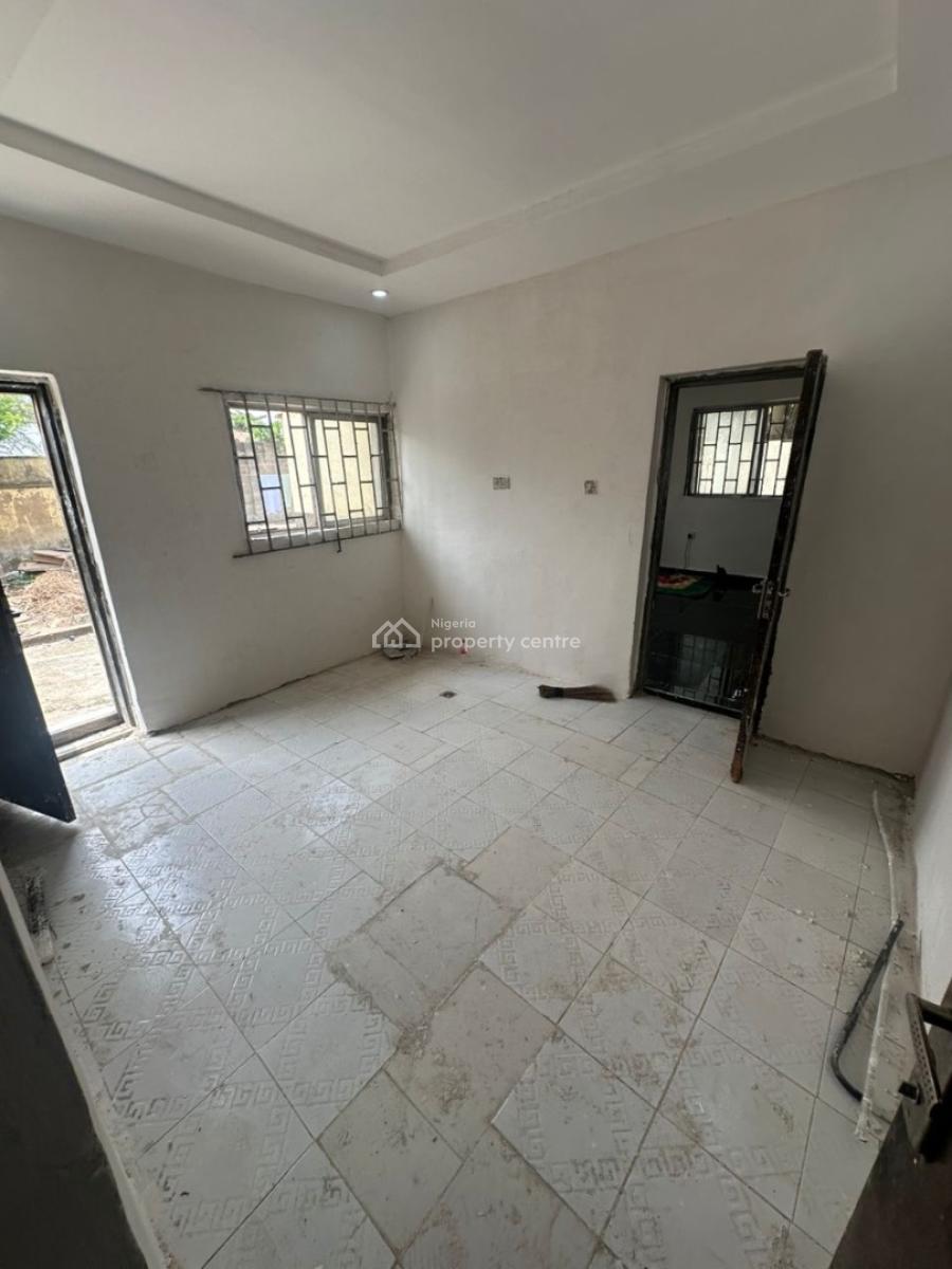 a Spacious One Bedroom Apartment in a Good Environment, 3rd Avenue, Gwarinpa, Abuja, Mini Flat (room and Parlour) for Rent