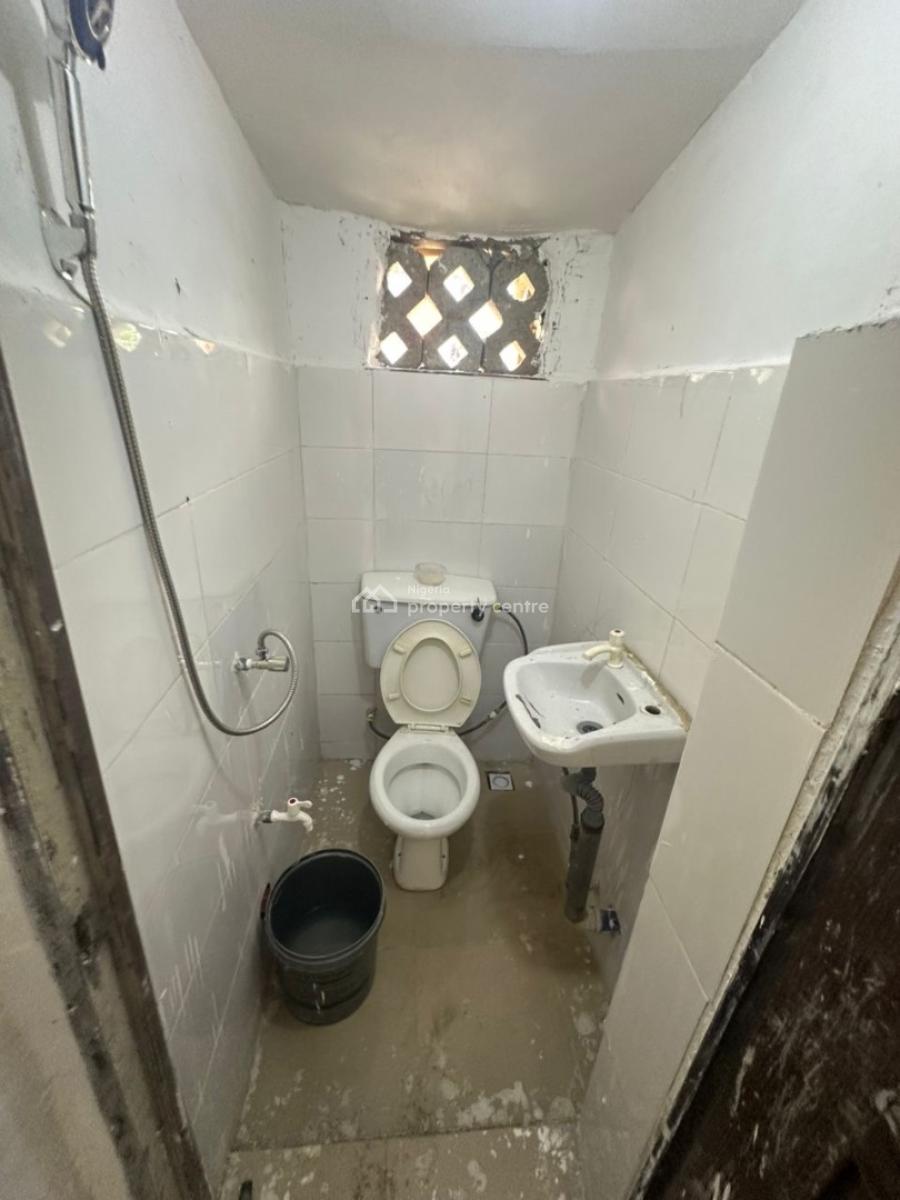 a Spacious One Bedroom Apartment in a Good Environment, 3rd Avenue, Gwarinpa, Abuja, Mini Flat (room and Parlour) for Rent