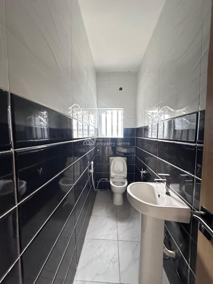 2 Bedroom Apartment, New Road, Lekki, Lagos, Flat / Apartment for Sale