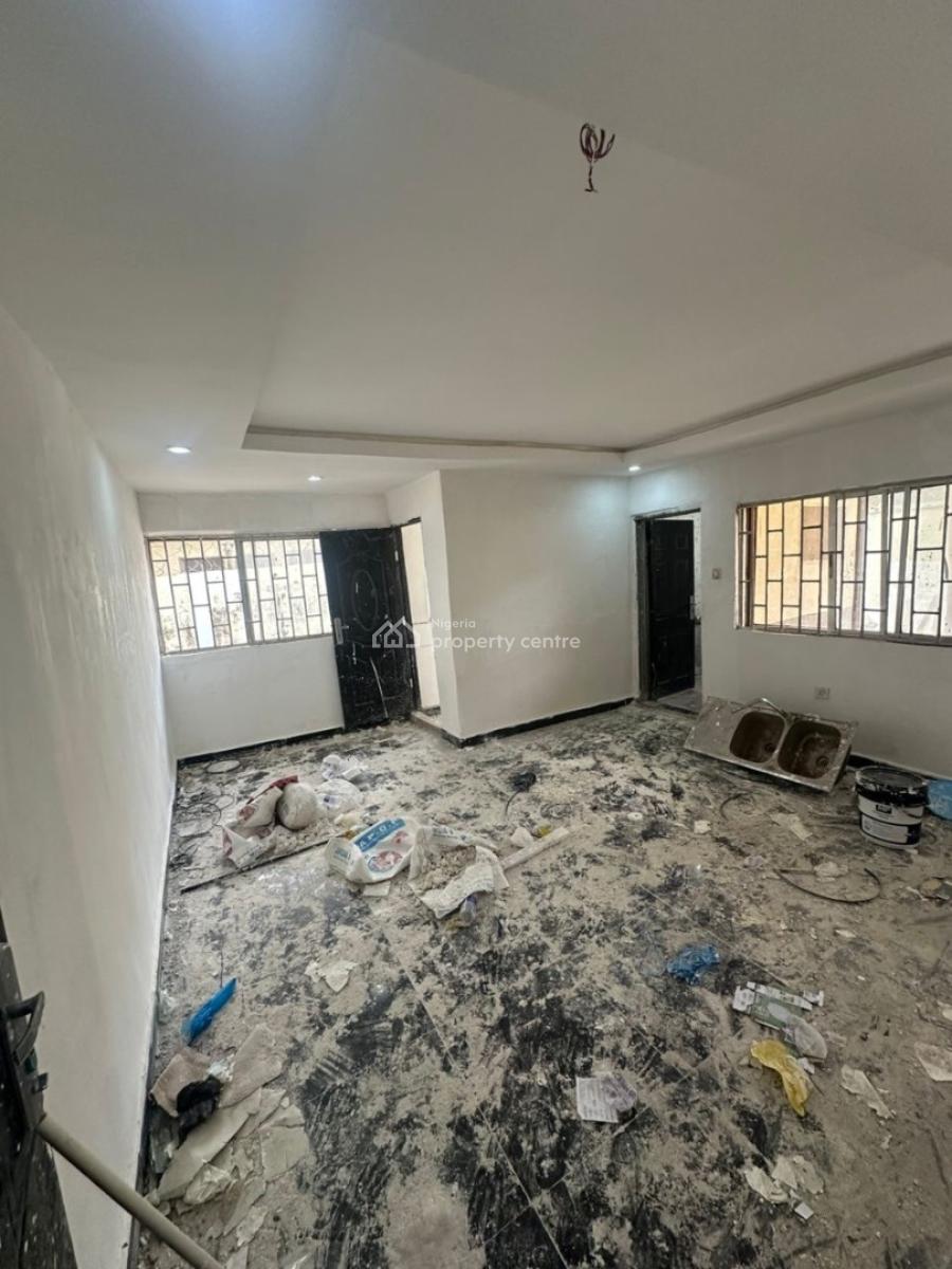 a Spacious Room Self Contain Apartment in a Good Neighborhood, 3rd Avenue, Gwarinpa, Abuja, Self Contain (single Rooms) for Rent