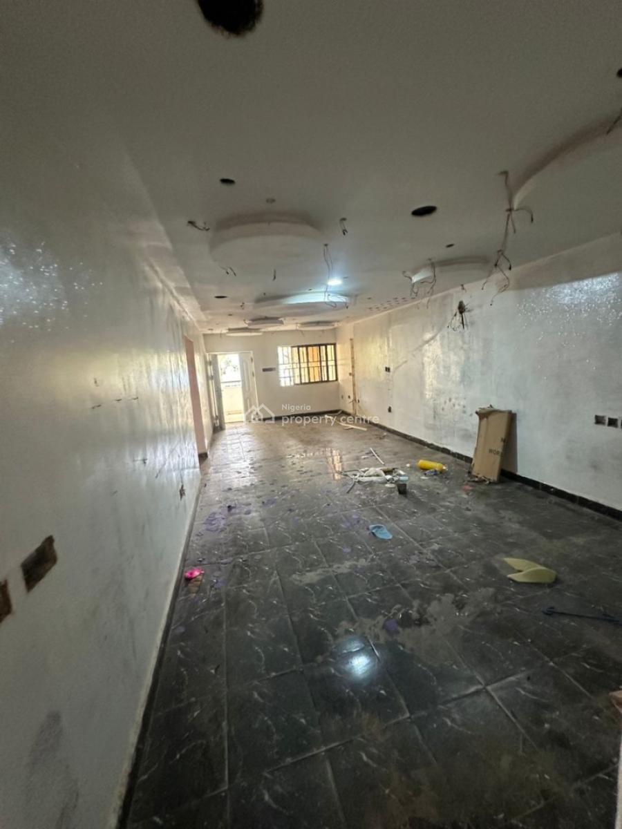 Two Bedroom Apartment in a Good Neighborhood, Off Aminu Kano Crescent, Wuse 2, Abuja, Flat / Apartment for Rent