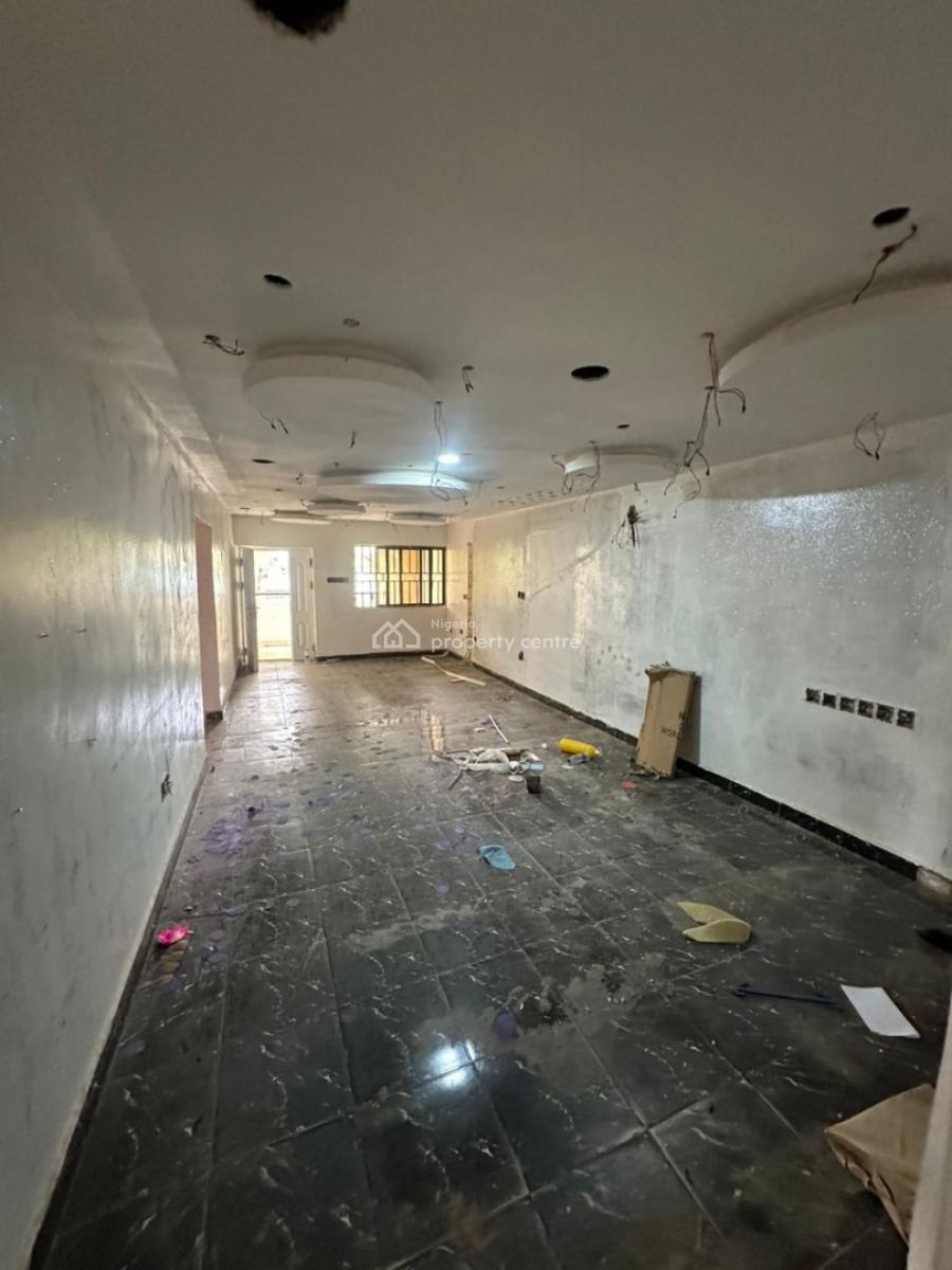 Two Bedroom Apartment in a Good Neighborhood, Off Aminu Kano Crescent, Wuse 2, Abuja, Flat / Apartment for Rent