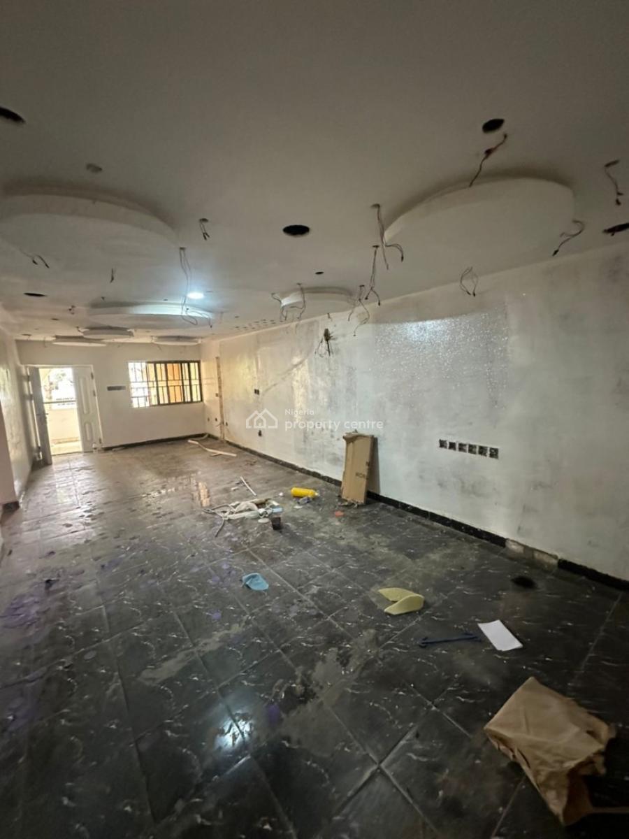 Two Bedroom Apartment in a Good Neighborhood, Off Aminu Kano Crescent, Wuse 2, Abuja, Flat / Apartment for Rent