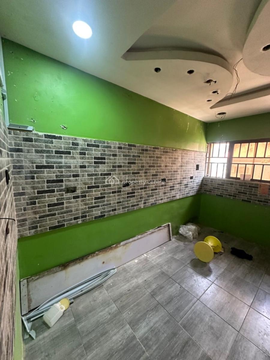 Two Bedroom Apartment in a Good Neighborhood, Off Aminu Kano Crescent, Wuse 2, Abuja, Flat / Apartment for Rent