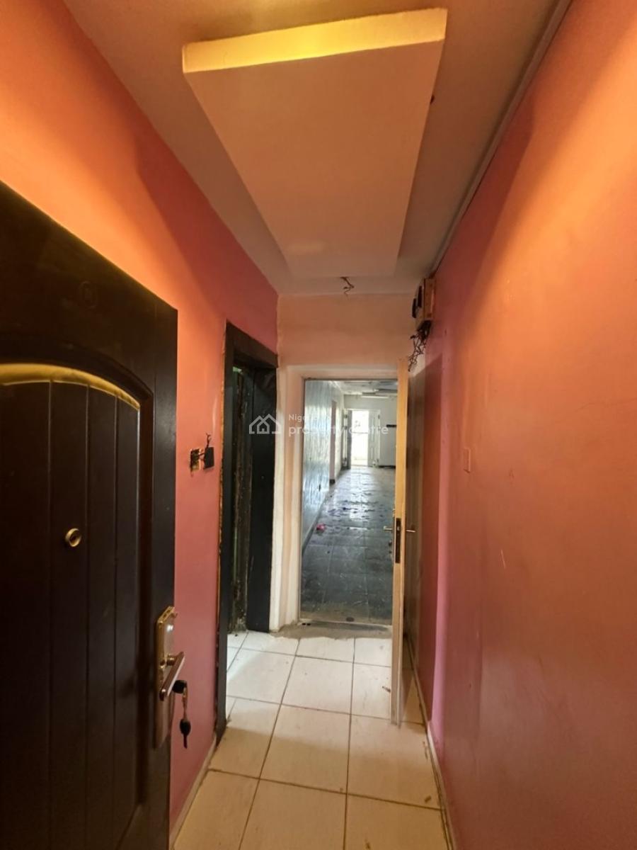 Two Bedroom Apartment in a Good Neighborhood, Off Aminu Kano Crescent, Wuse 2, Abuja, Flat / Apartment for Rent