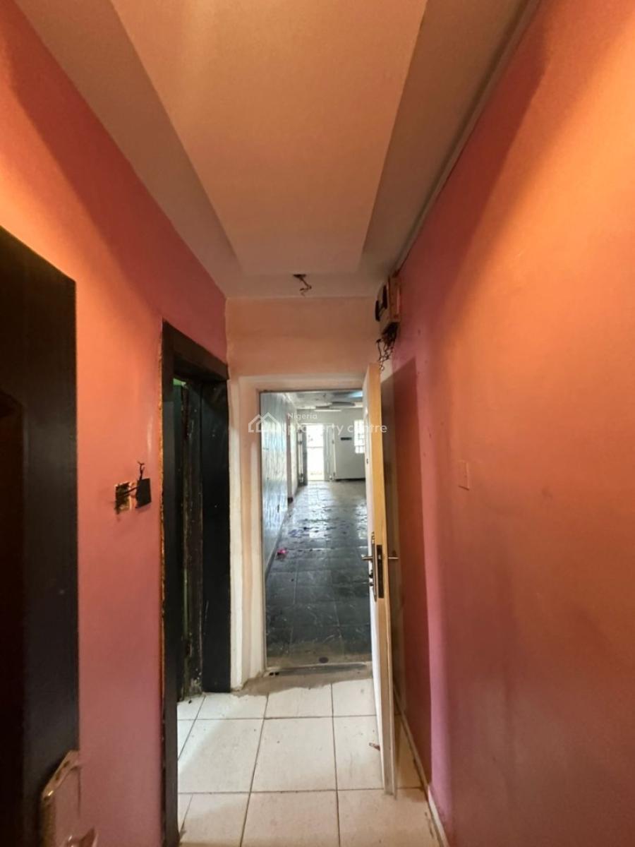 Two Bedroom Apartment in a Good Neighborhood, Off Aminu Kano Crescent, Wuse 2, Abuja, Flat / Apartment for Rent