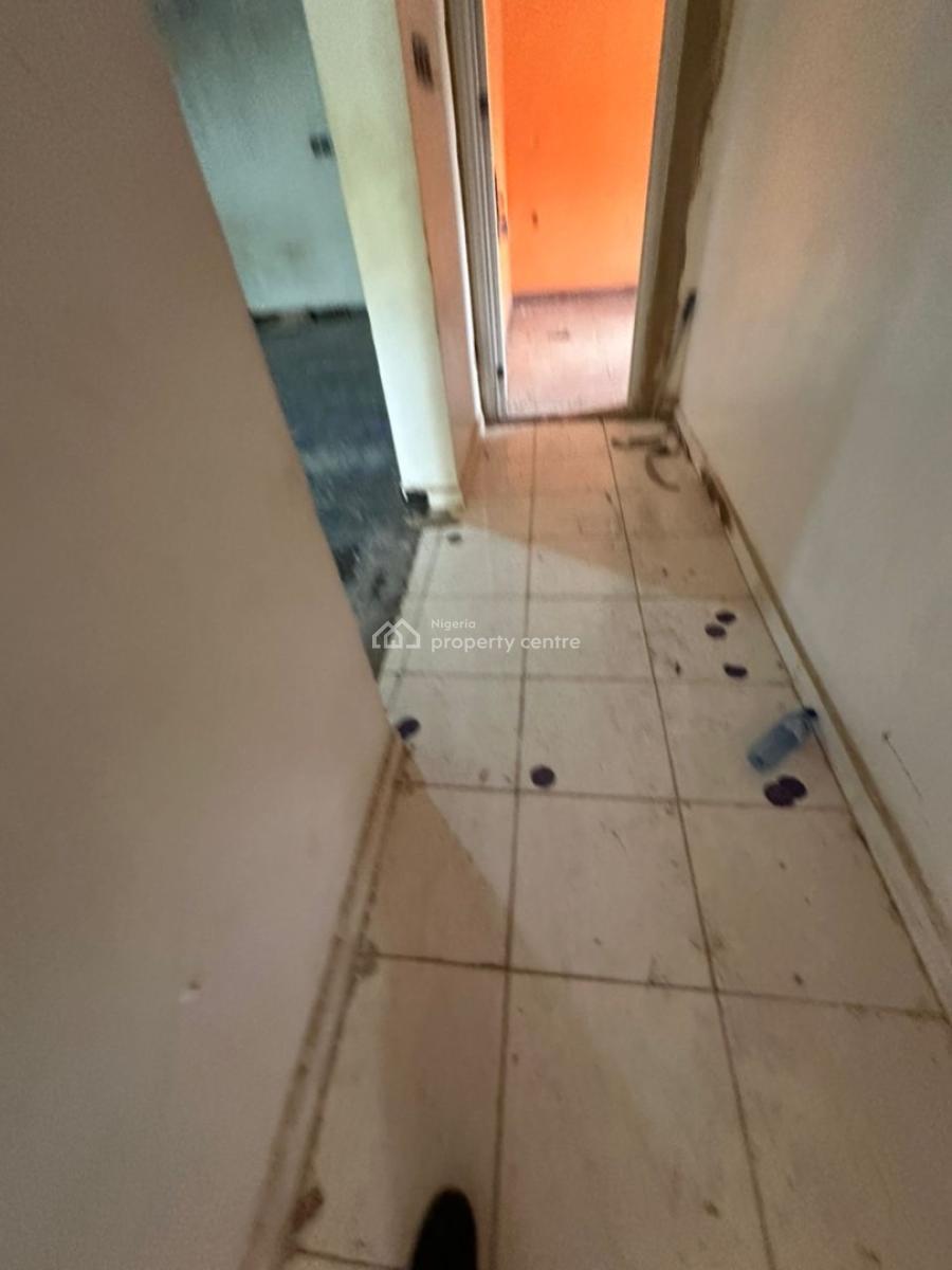 Two Bedroom Apartment in a Good Neighborhood, Off Aminu Kano Crescent, Wuse 2, Abuja, Flat / Apartment for Rent