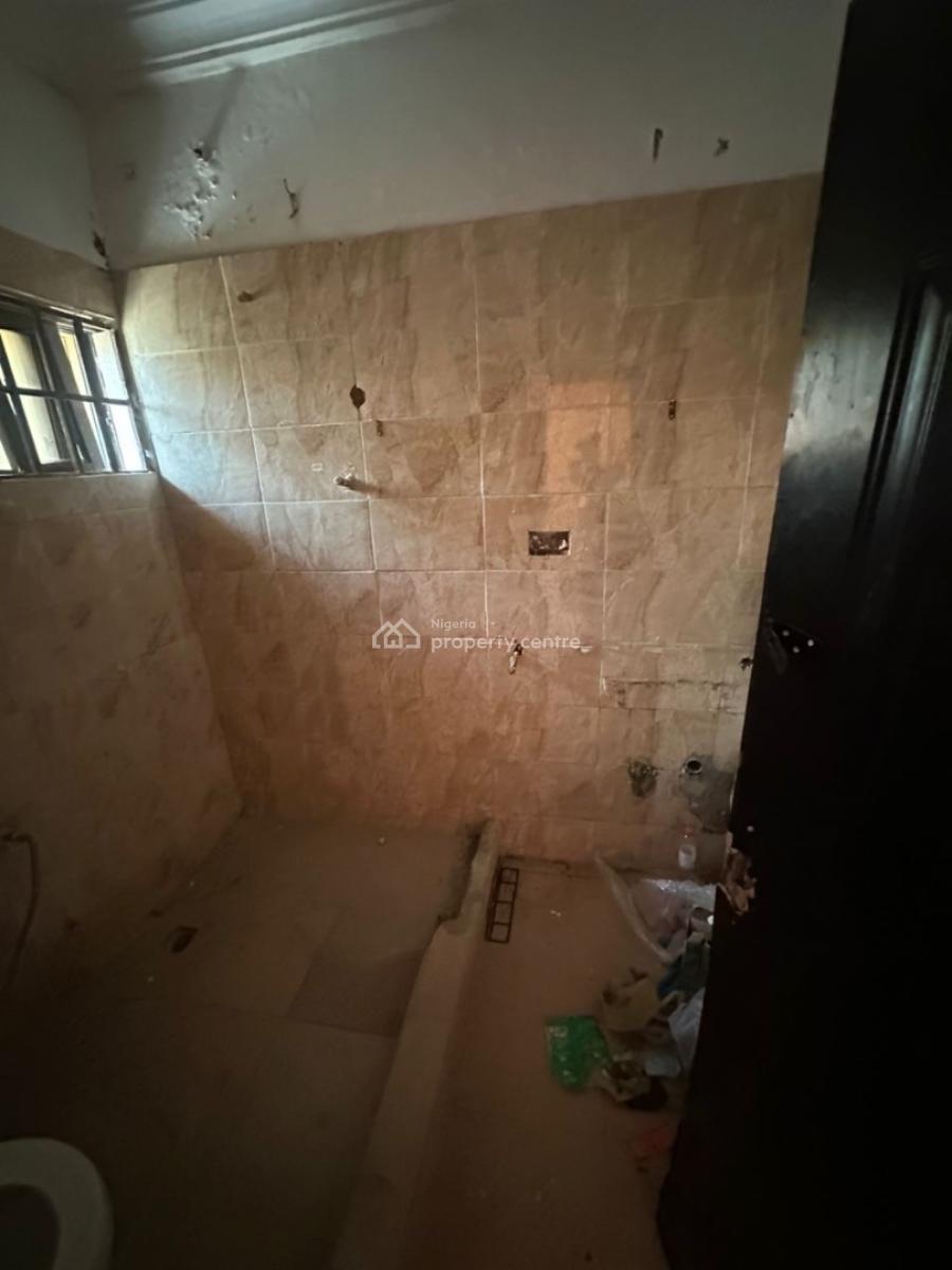 Two Bedroom Apartment in a Good Neighborhood, Off Aminu Kano Crescent, Wuse 2, Abuja, Flat / Apartment for Rent