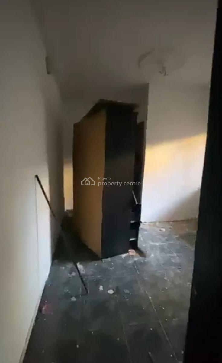 Spacious Mini Flat at Thomas Estate { Video}, Thomas Estate, Ajah, Lagos, Mini Flat (room and Parlour) for Rent