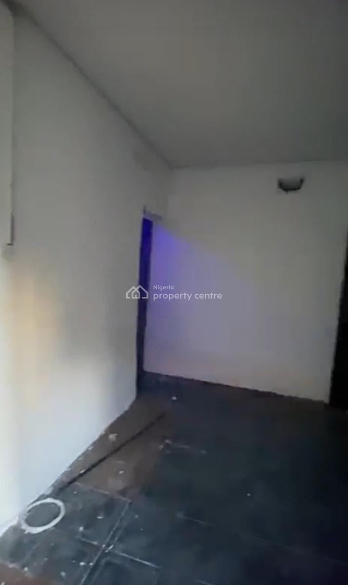 Spacious Mini Flat at Thomas Estate { Video}, Thomas Estate, Ajah, Lagos, Mini Flat (room and Parlour) for Rent