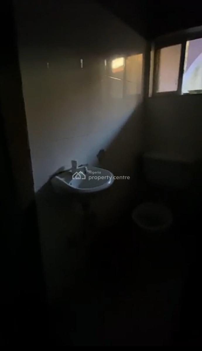 Spacious Mini Flat at Thomas Estate { Video}, Thomas Estate, Ajah, Lagos, Mini Flat (room and Parlour) for Rent