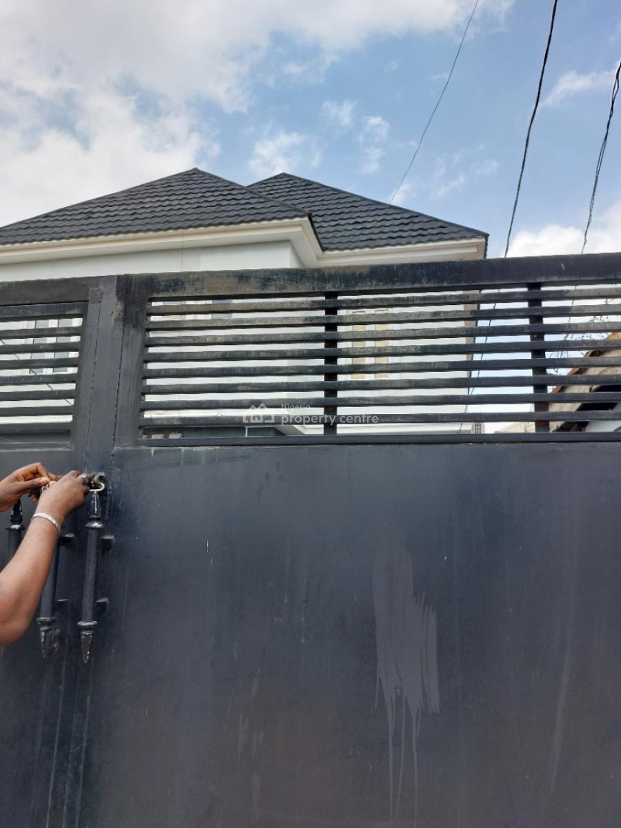 4 Bedroom Semi Detached Duplex with a Bq, Gra Phase 1, Magodo, Lagos, Semi-detached Duplex for Sale