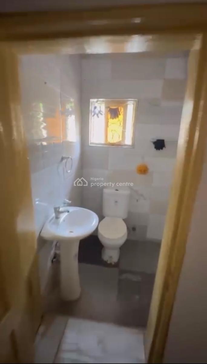 Very Spacious 2bedroom Available, Ologolo, Lekki, Lagos, Flat / Apartment for Rent