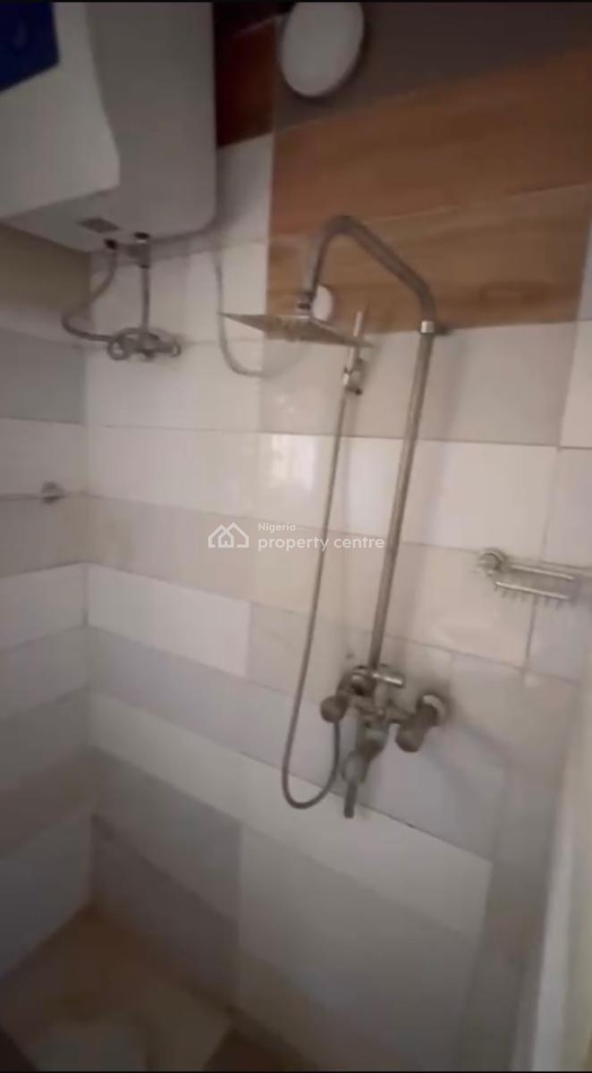 Very Spacious 2bedroom Available, Ologolo, Lekki, Lagos, Flat / Apartment for Rent