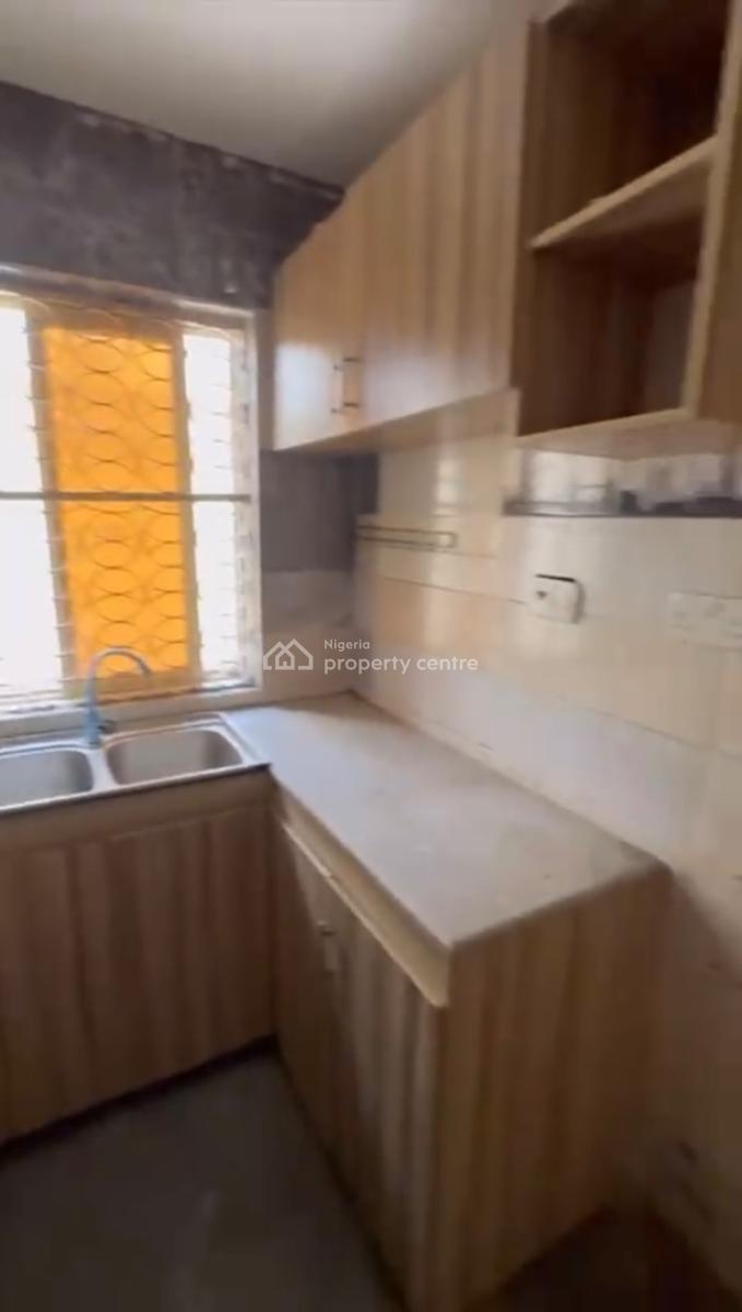 Very Spacious 2bedroom Available, Ologolo, Lekki, Lagos, Flat / Apartment for Rent