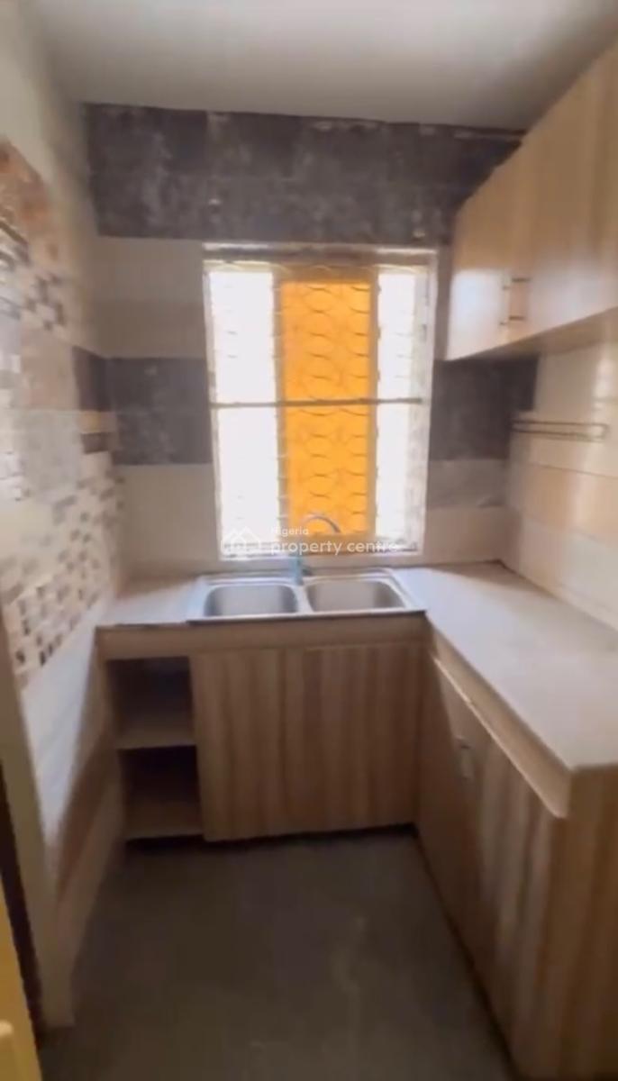 Very Spacious 2bedroom Available, Ologolo, Lekki, Lagos, Flat / Apartment for Rent