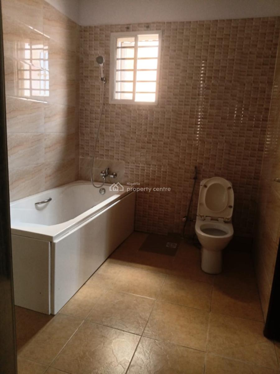 5 Bedroom Semi-detached with 2 Room Bq, Lekki Phase 1, Lekki, Lagos, Semi-detached Duplex for Rent